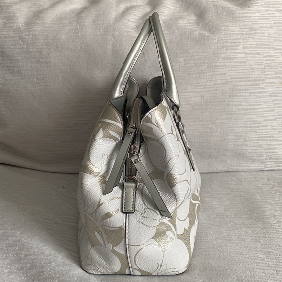 Kate Spade white & silver leather handbag - Picture 3 of 13